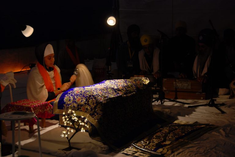 Camper doing Chaur Sahib Seva